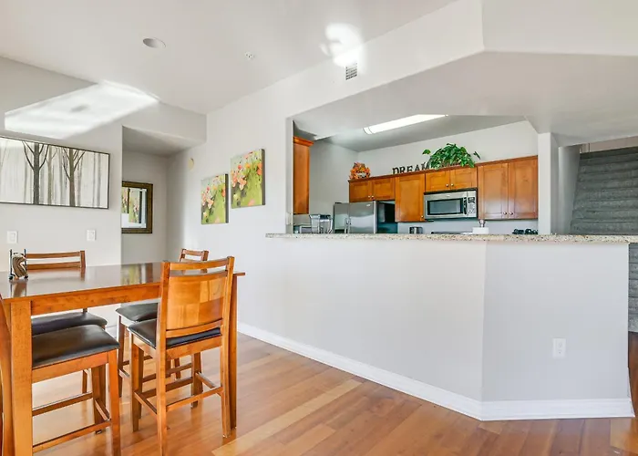 Hike & Golf In Fountain Hills! Resort-style Holiday home *