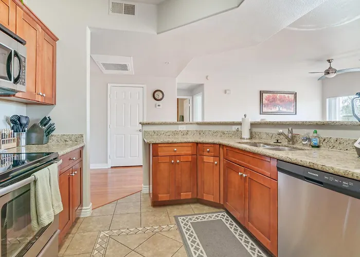 Hike & Golf In Fountain Hills! Resort-style Holiday home *