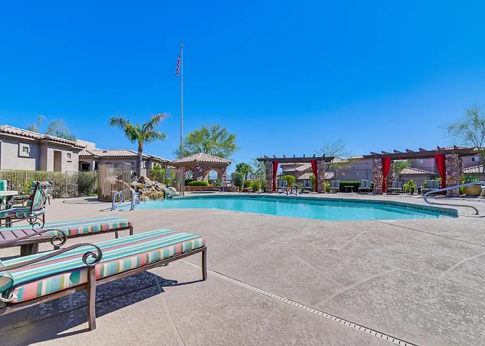 Hike & Golf In Fountain Hills! Resort-style Holiday home *